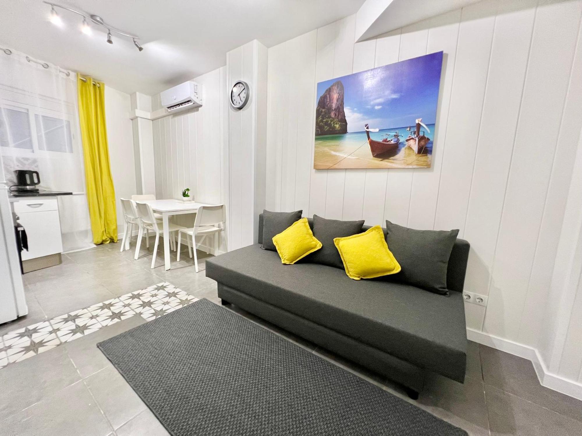 Cozy Suite Apartment, Wifi! Santa Coloma de Gramenet Exterior photo