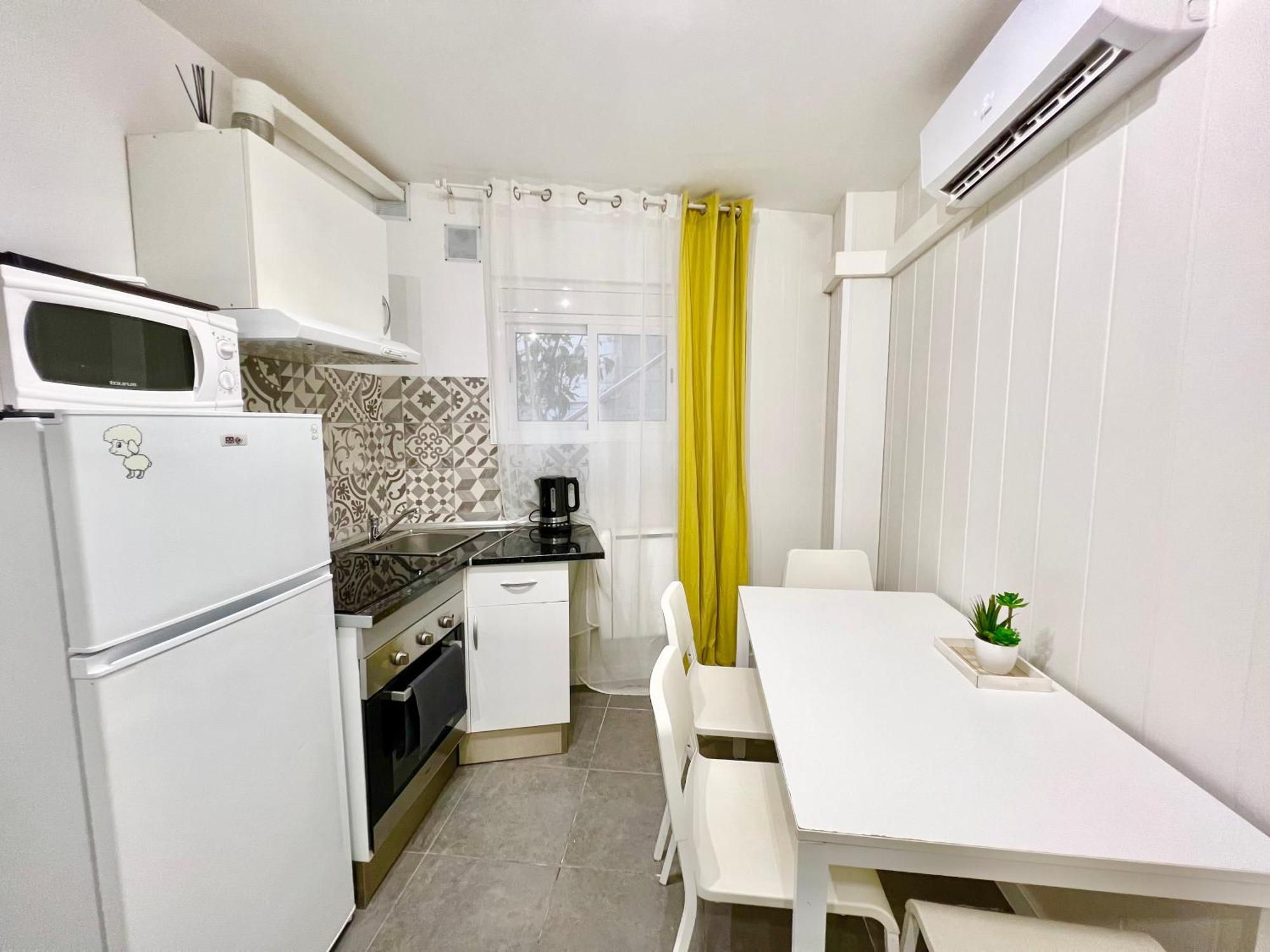 Cozy Suite Apartment, Wifi! Santa Coloma de Gramenet Exterior photo